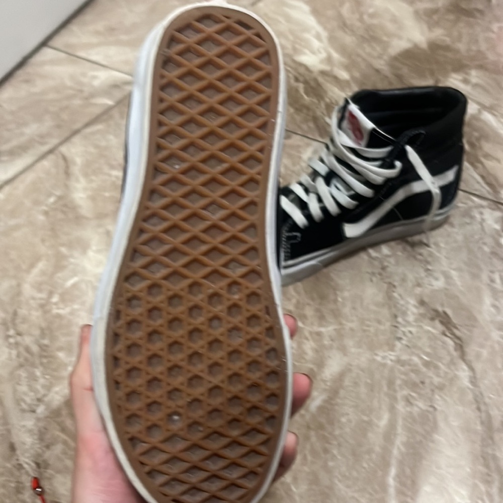 Old skool vans off the wall - Picture 7 of 7